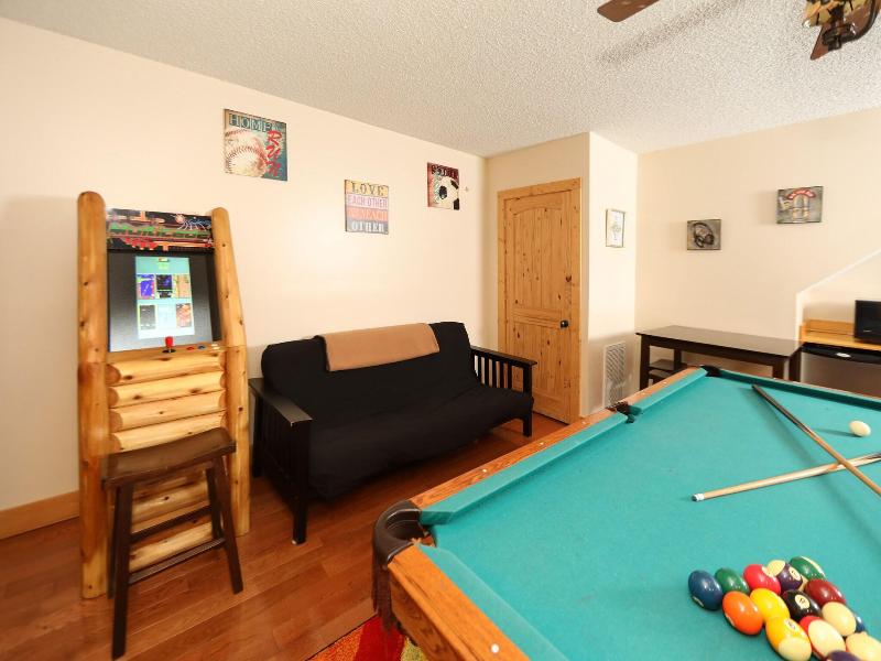 Majestic Manor - Five Bedroom Cabin — photo 13