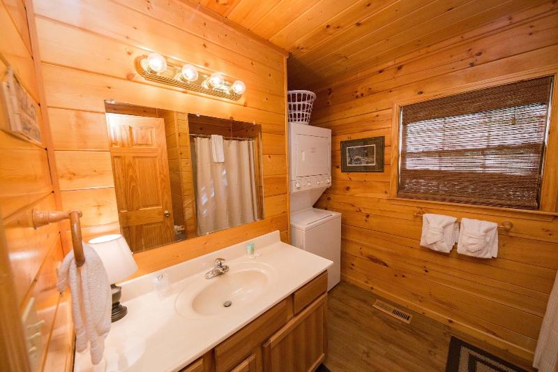 Drift Away - Two Bedroom Cabin image