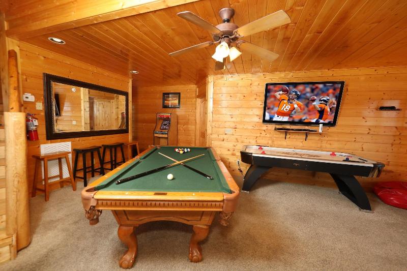 Up Up  Away - Two Bedroom Cabin image