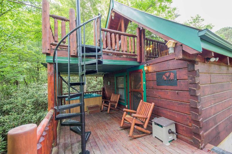 Secluded Escape - One Bedroom Cabin image
