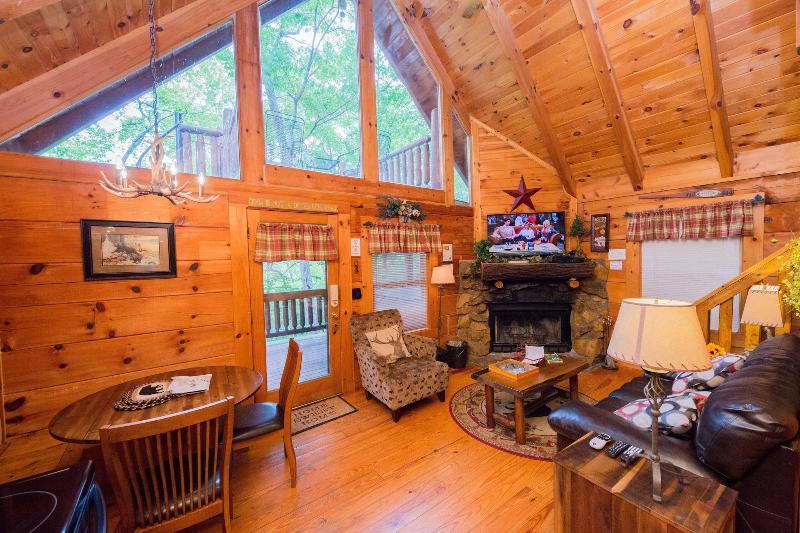 Secluded Escape - One Bedroom Cabin image