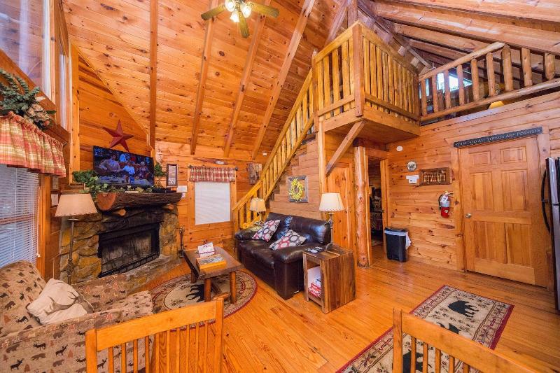 Secluded Escape - One Bedroom Cabin image