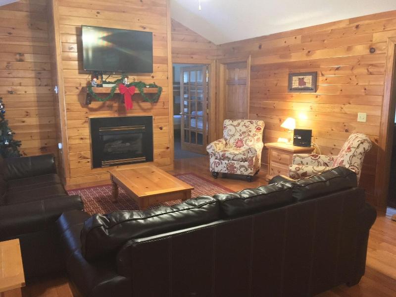 Cherry Blossom 11 - Three Bedroom Chalet image