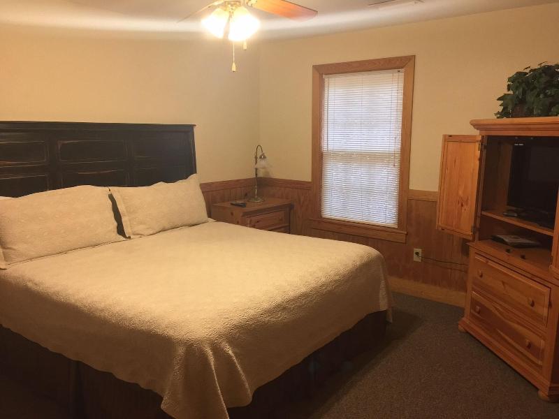Cherry Blossom 11 - Three Bedroom Chalet image