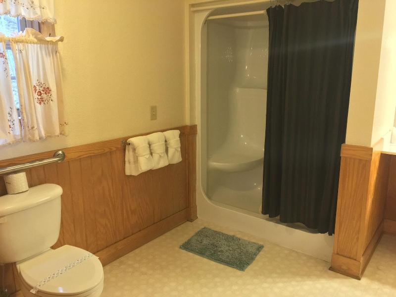 Cherry Blossom 11 - Three Bedroom Chalet image