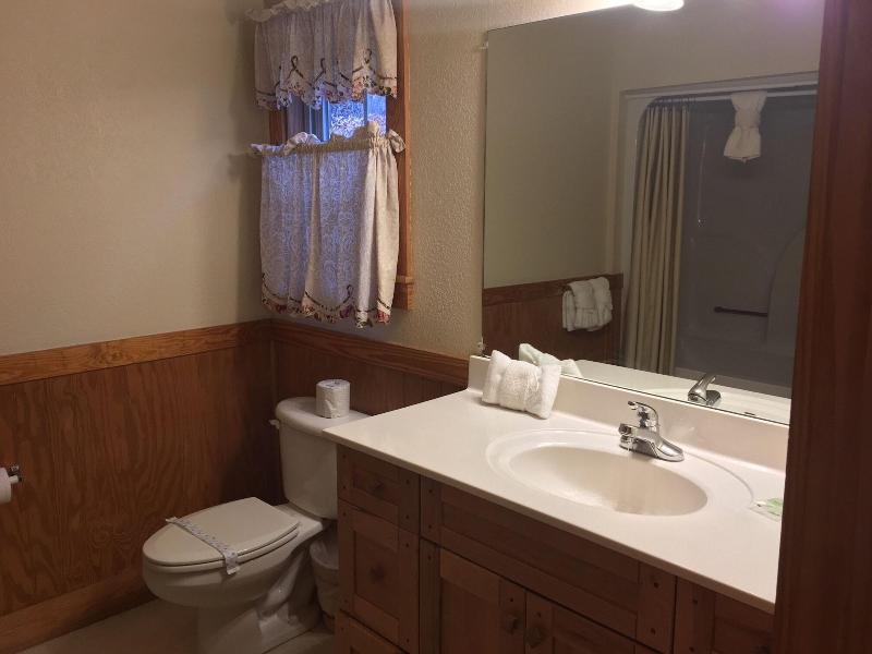 Cherry Blossom 11 - Three Bedroom Chalet image