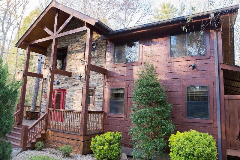 Cub Creek Lodge - Three Bedroom Cabin image