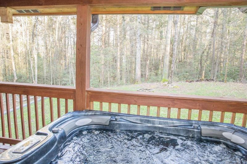 Cub Creek Lodge - Three Bedroom Cabin image