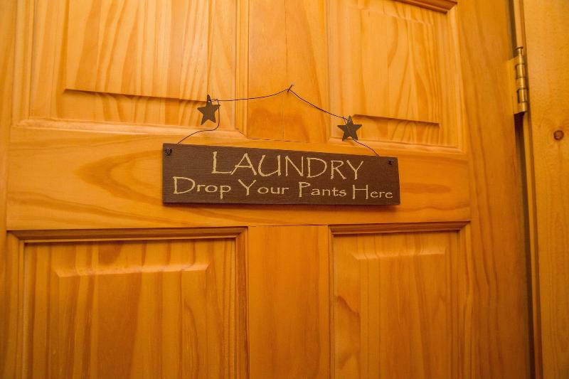 Cub Creek Lodge - Three Bedroom Cabin image