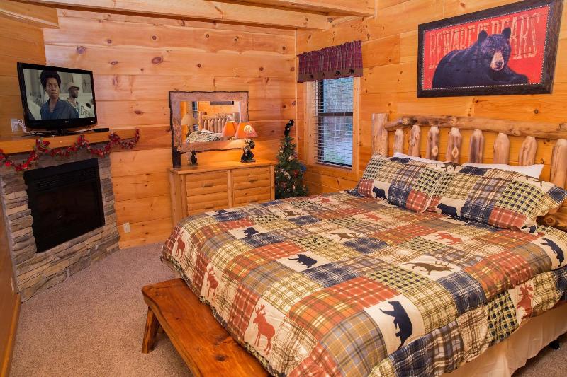 Cub Creek Lodge - Three Bedroom Cabin image