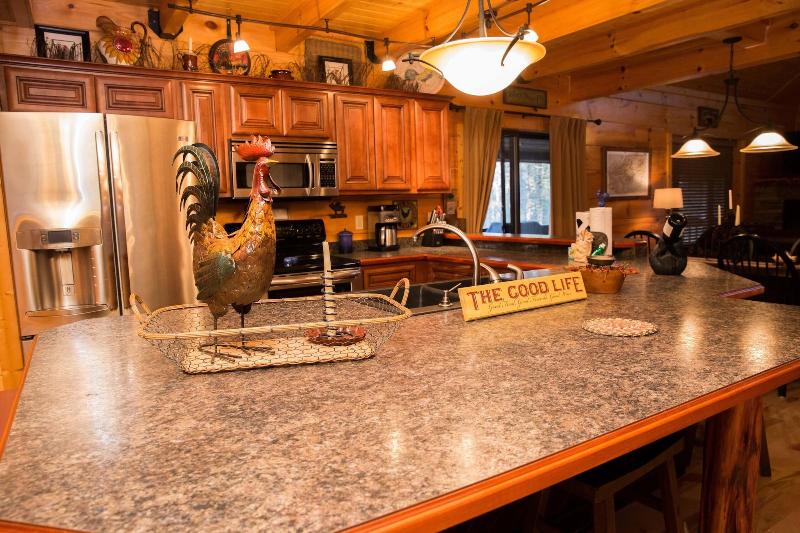 Cub Creek Lodge - Three Bedroom Cabin image