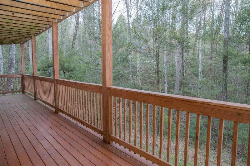 Cub Creek Lodge - Three Bedroom Cabin image