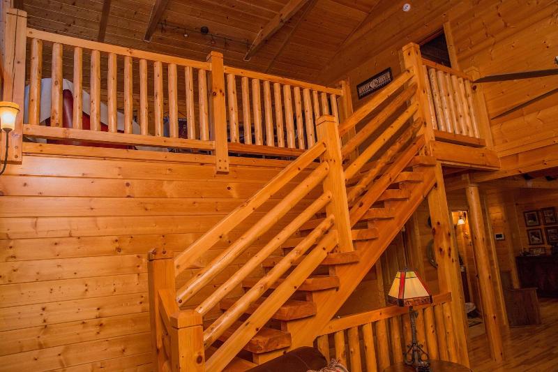 Cub Creek Lodge - Three Bedroom Cabin image