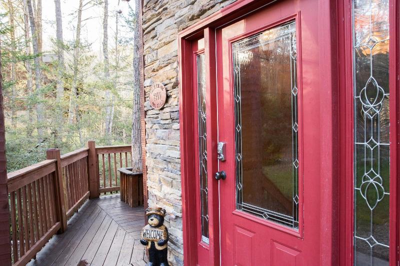 Cub Creek Lodge - Three Bedroom Cabin image
