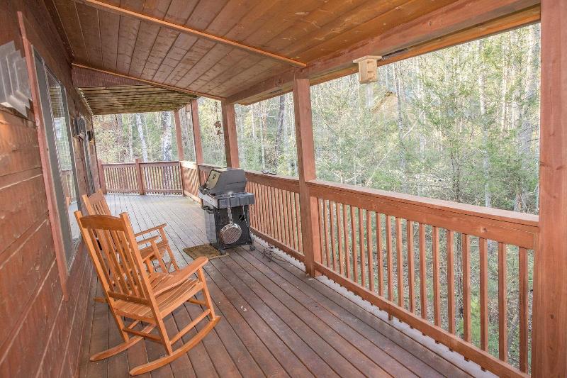 Cub Creek Lodge - Three Bedroom Cabin image