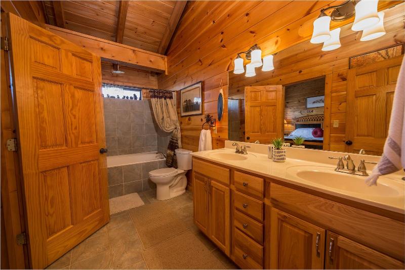 Psalm 2705 - Three Bedroom Cabin image