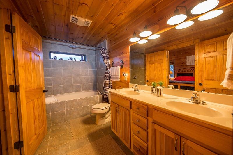 Psalm 2705 - Three Bedroom Cabin image