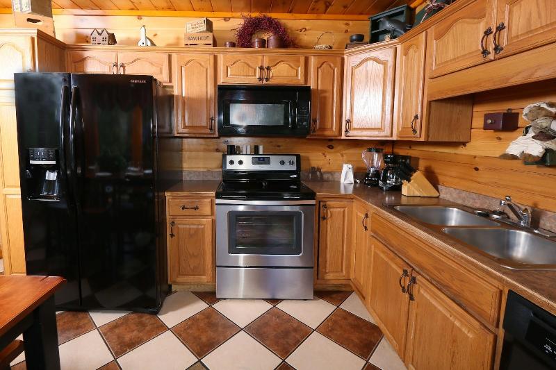 Family Valley Lodge - Six Bedroom Cabin image