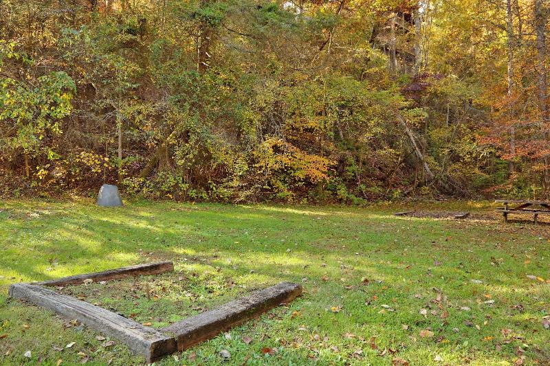 Smoky Mountain Getaway - Five Bedroom Cabin image