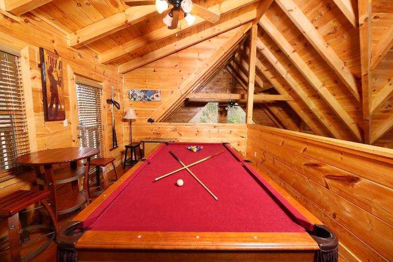 Smoky Mountain Getaway - Five Bedroom Cabin image