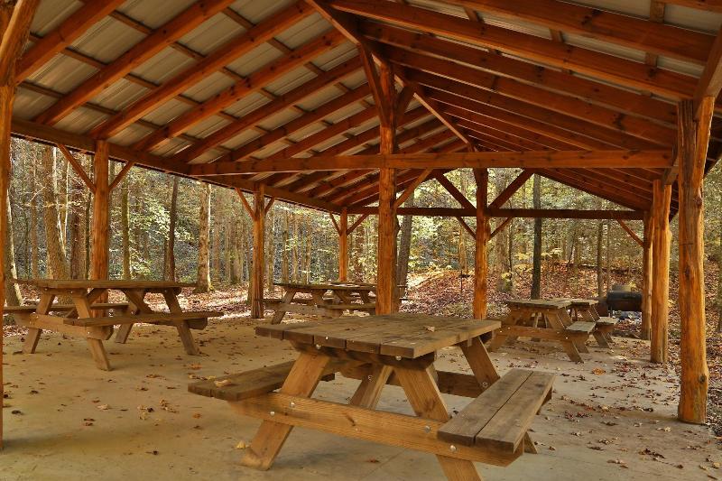 Smoky Mountain Getaway - Five Bedroom Cabin image