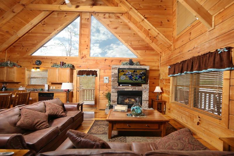 Smoky Mountain Getaway - Five Bedroom Cabin image