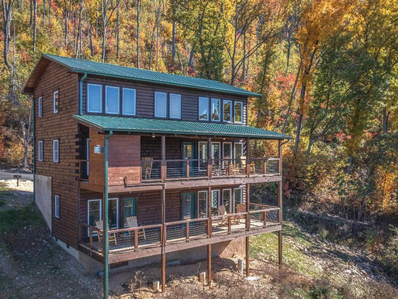 513overlookingadvncb - Overlooking Adventure