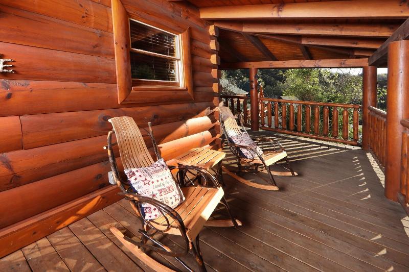Amazing Grace - Two Bedroom Cabin image