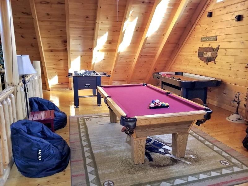 Amazing Grace - Two Bedroom Cabin image 4