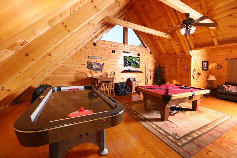 Amazing Grace - Two Bedroom Cabin image