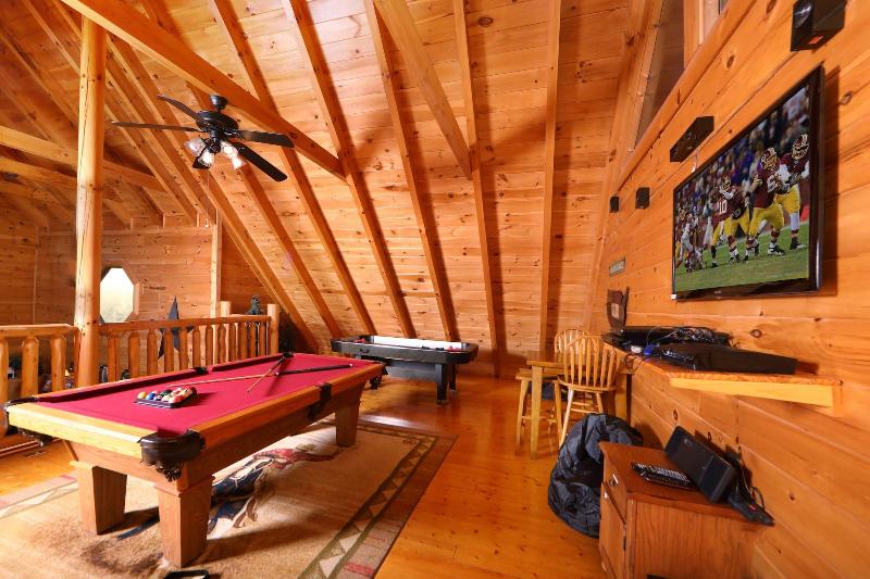 Amazing Grace - Two Bedroom Cabin image
