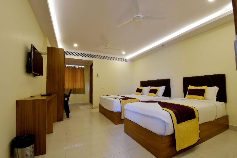 sri maharaja inn — photo 2
