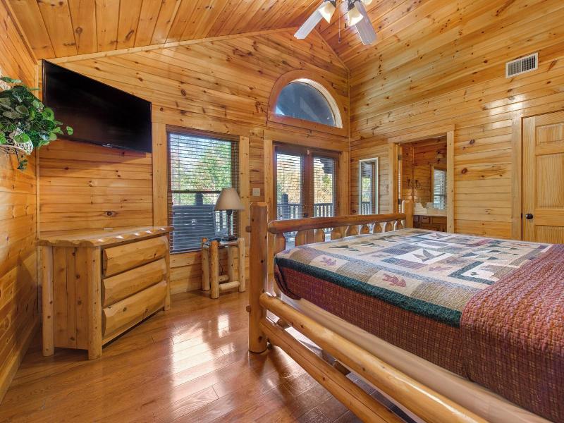 518familytiesspncb - Family Ties Lodge image