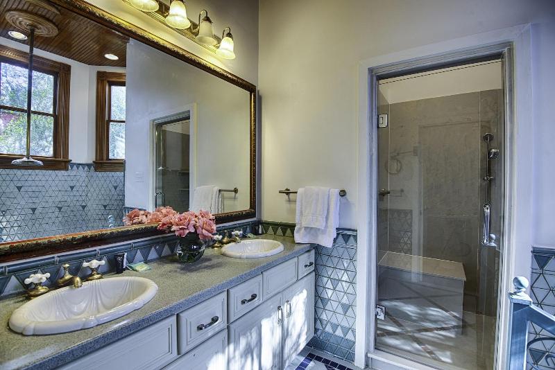 Amazing 7 BR - Next to Frenchman St image