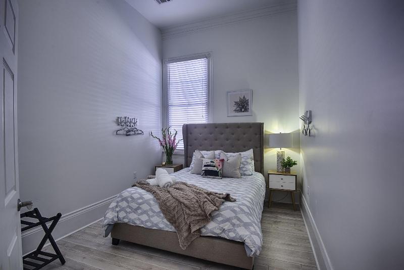 Amazing 7 BR - Next to Frenchman St image