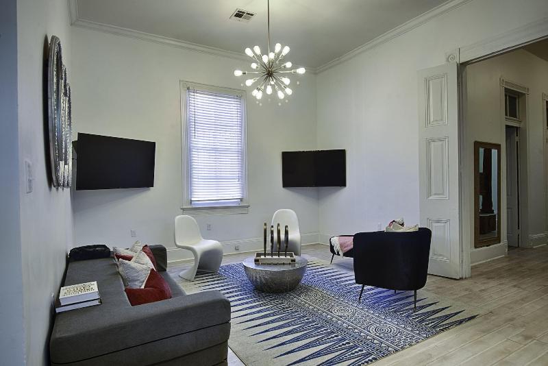 Amazing 7 BR - Next to Frenchman St image