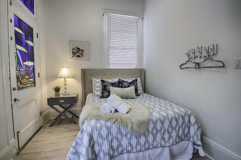 Amazing 7 BR - Next to Frenchman St image