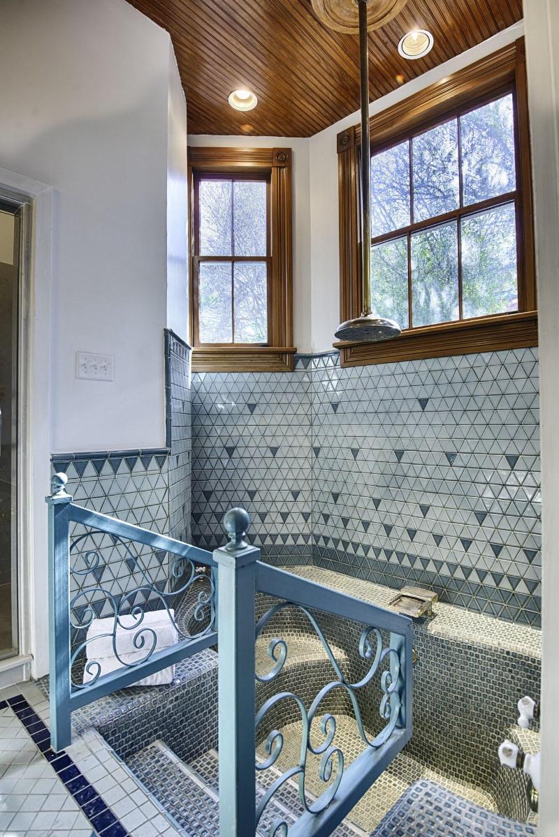 Amazing 7 BR - Next to Frenchman St image