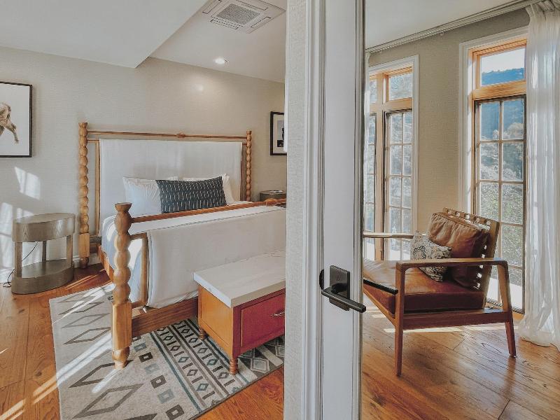 Zane Grey Pueblo Hotel image