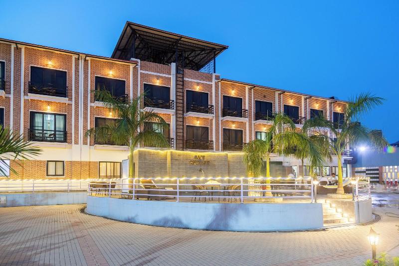 Chitwan Midtown Resort image