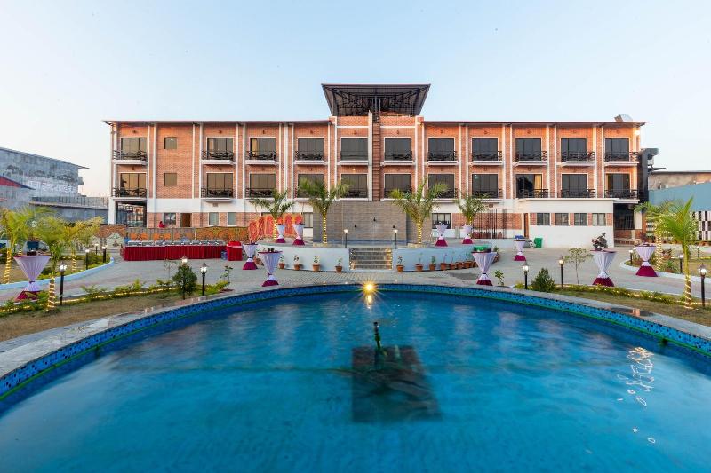Chitwan Midtown Resort image