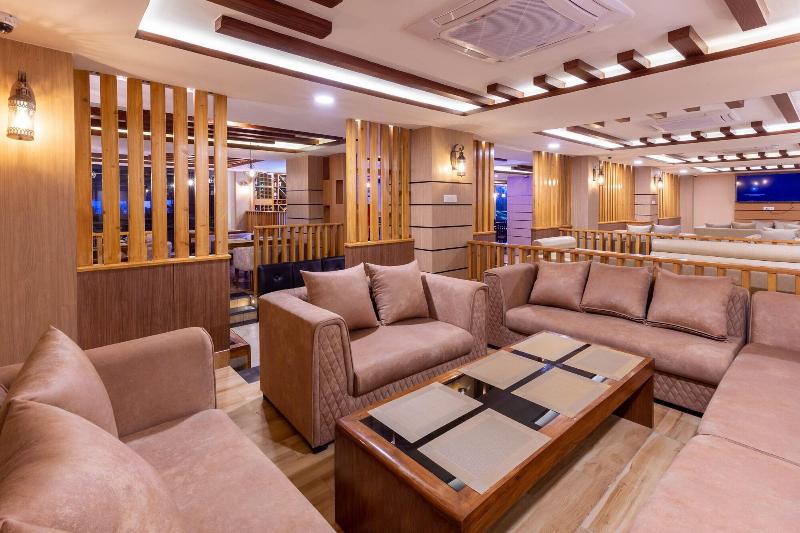 Chitwan Midtown Resort image