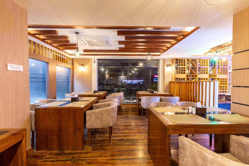 Chitwan Midtown Resort image