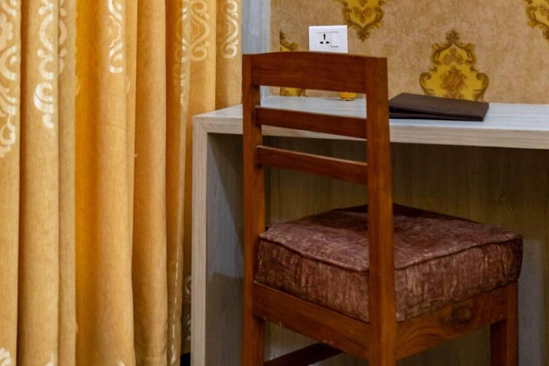 Chitwan Midtown Resort image