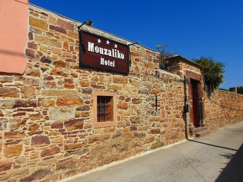 Mouzaliko Guesthouse Mansion image