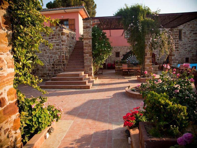 Mouzaliko Guesthouse Mansion image