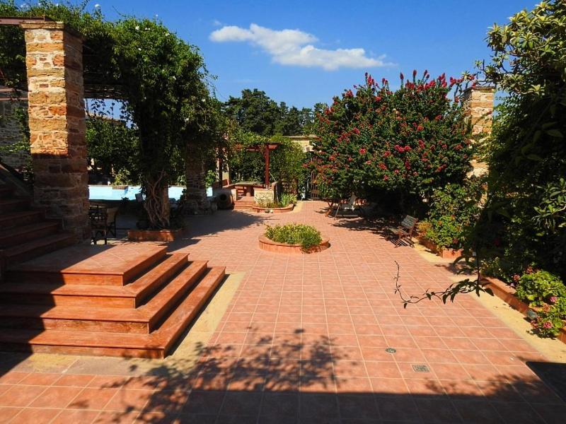Mouzaliko Guesthouse Mansion image