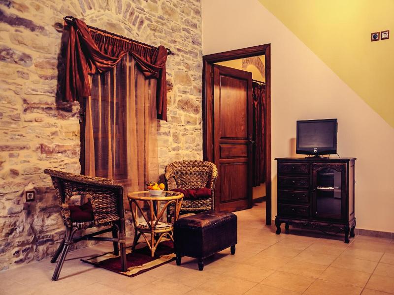 Mouzaliko Guesthouse Mansion image