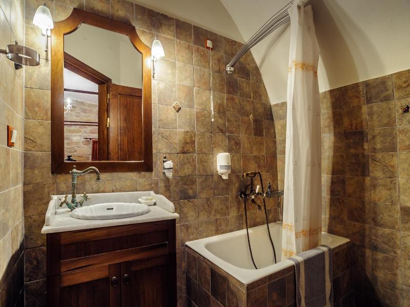 Mouzaliko Guesthouse Mansion image