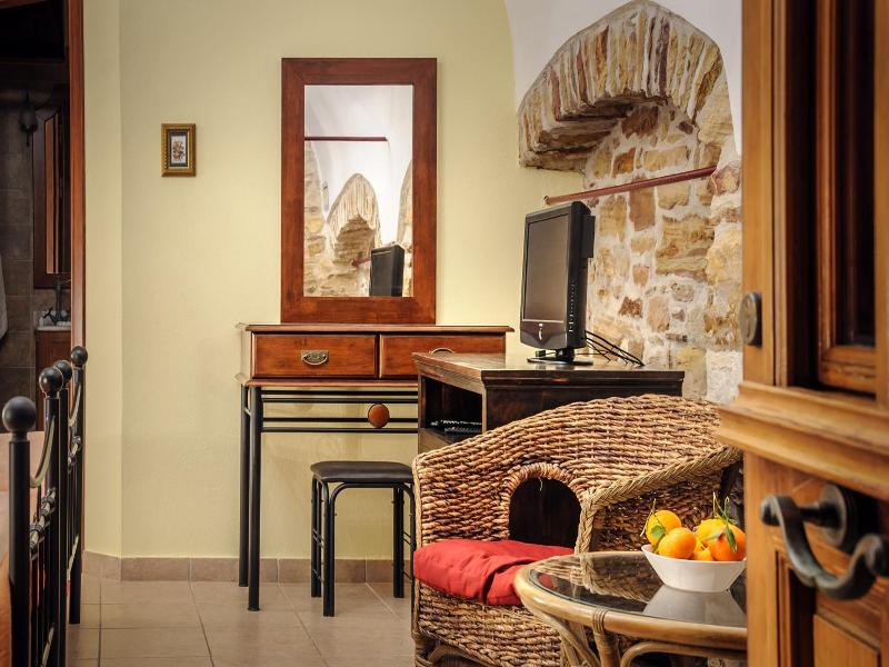 Mouzaliko Guesthouse Mansion image